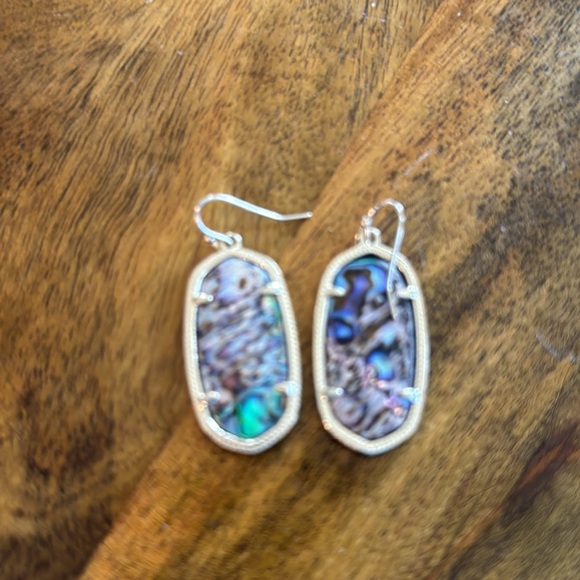 Kendra Scott Elle Earrings Abalone Shell - Picture 2 of 2